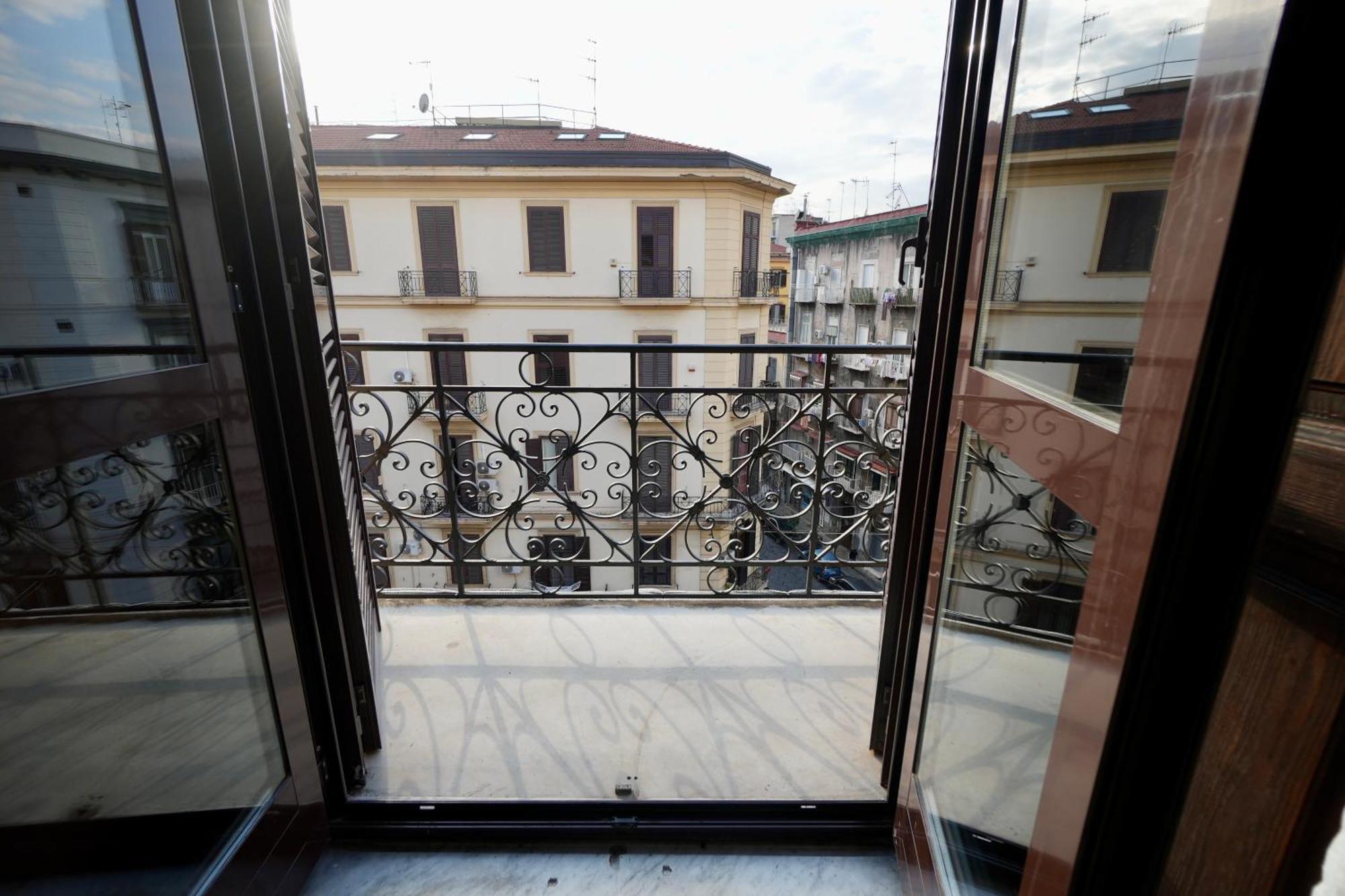 Residenza Vecchia Napoli 60 Apartment ภายนอก รูปภาพ
